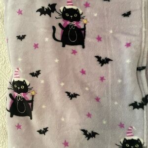 Betsey Johnson Halloween cat‎ purple ultra soft plush throw blanket 50x 70